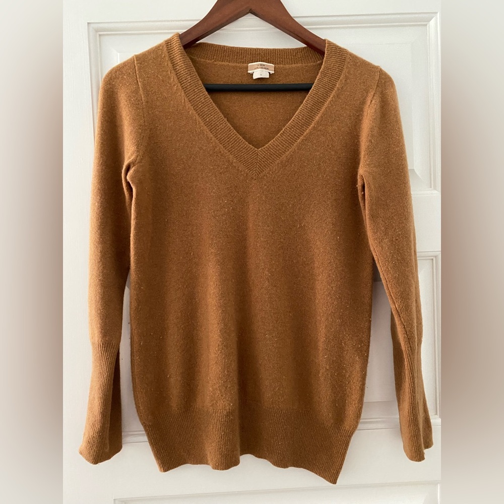 J. crew 100% cashmere women’s v-neck sweater, Camel/Tan, size Small